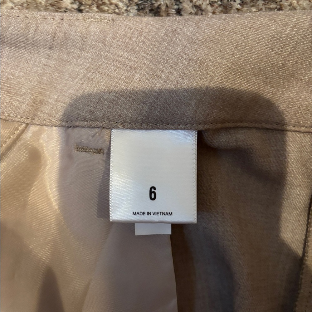 Express Midi High Rise Shorts - Picture 4 of 4